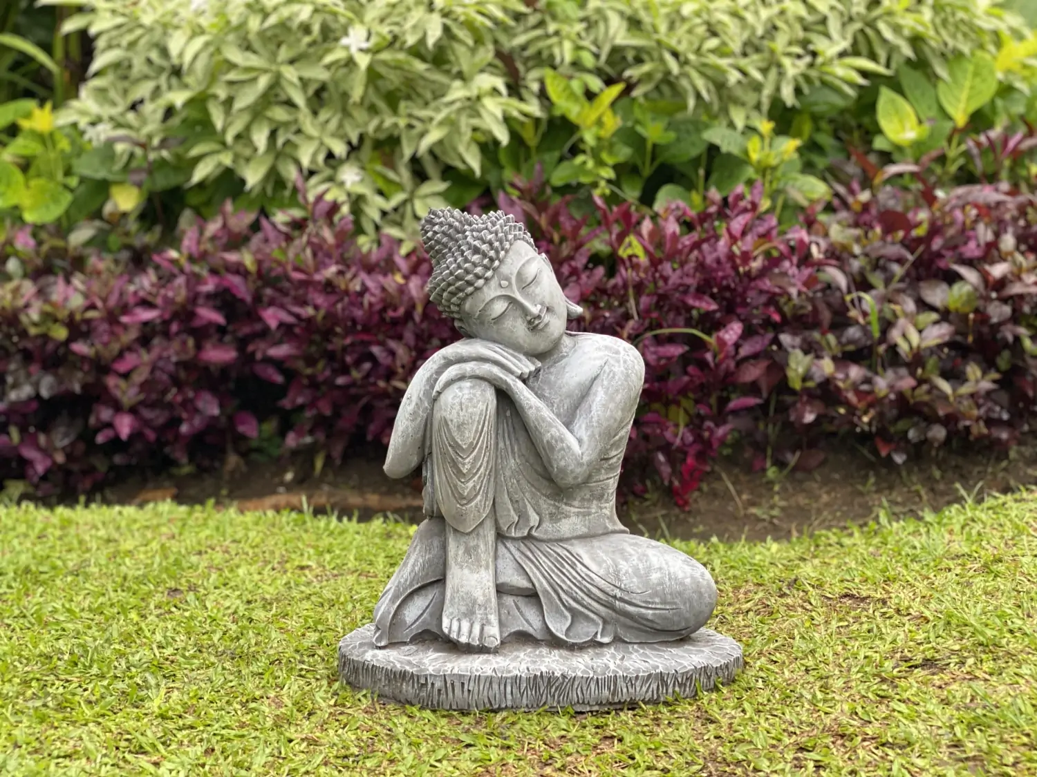 Artikelbild 9 des Artikels “Vivit - Buddha entspannt - rechtes Knie hoch, 45 cm H | Steinguss “